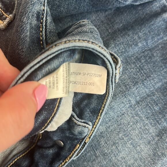 Sneak Peek 30 Medium Wash High-Rise Frayed Hem Carpi Jeans - Picture 5 of 8